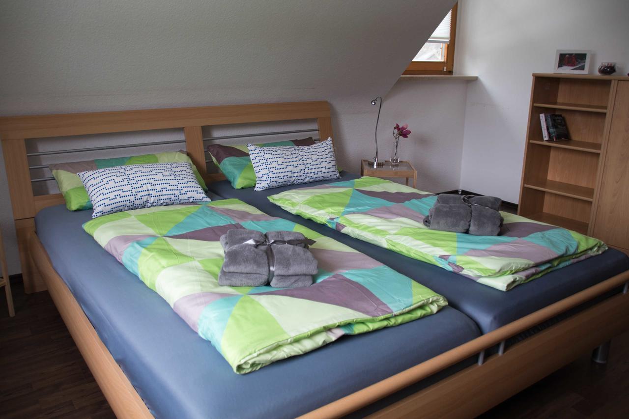 Ferienwohnung Weiher - Naehe Nuernberg / Messe Schwanstetten Rum bild